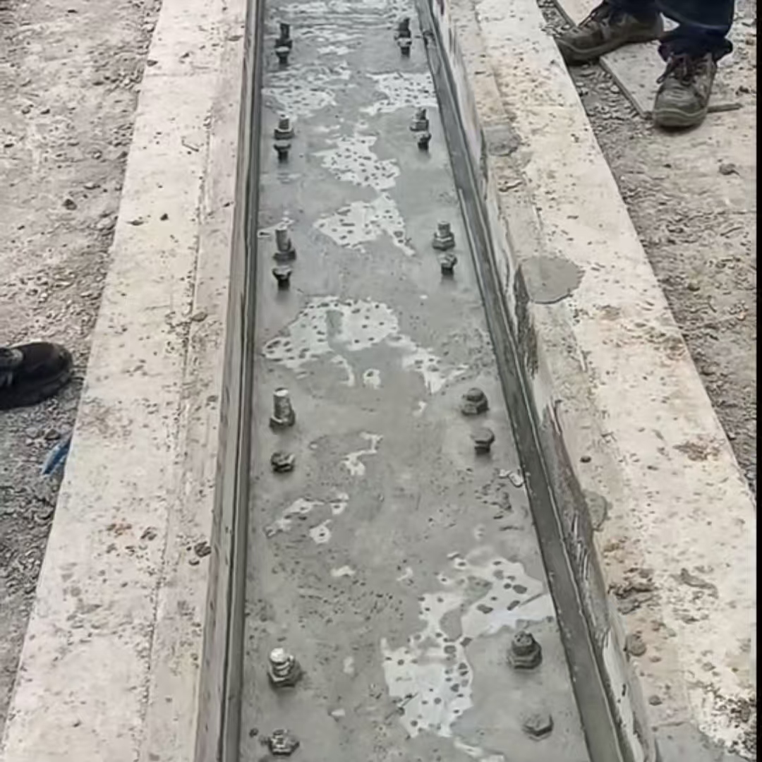 龙岗港口码头起重机龙门吊重型机械设备稳固用早强快凝轨道胶泥
